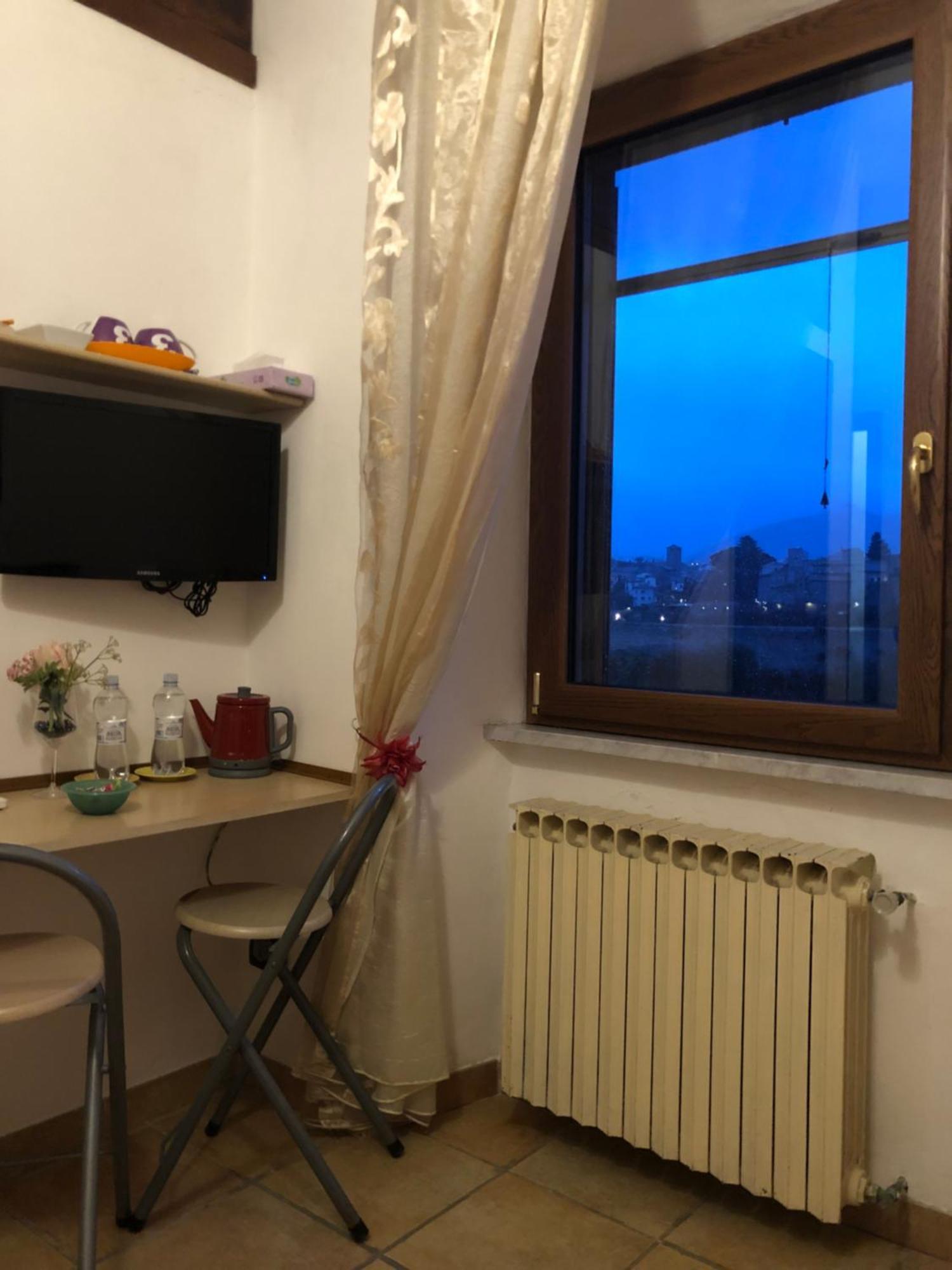Bed and Breakfast La Finestra Di Umberto Vicino Al Centro Con Parcheggio Privato Viterbo Exteriér fotografie
