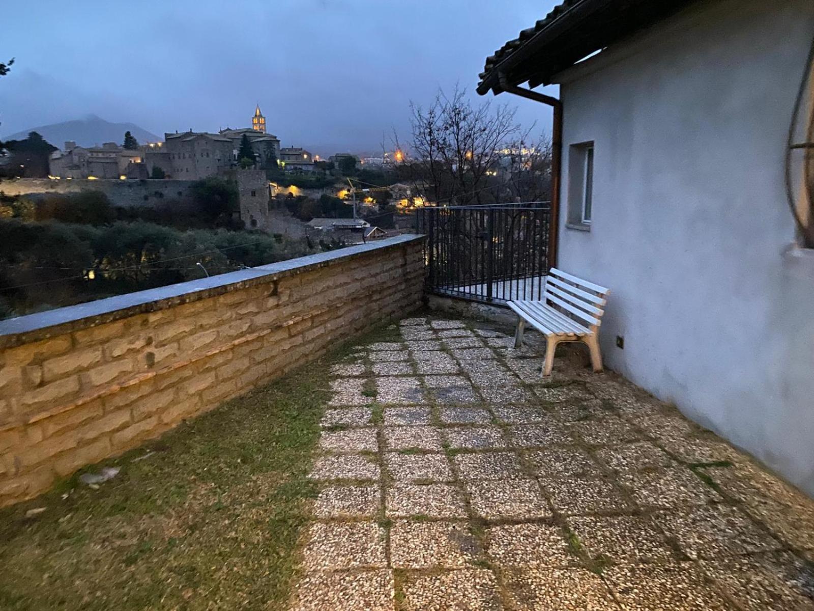 Bed and Breakfast La Finestra Di Umberto Vicino Al Centro Con Parcheggio Privato Viterbo Exteriér fotografie